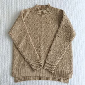 Jaclyn Smith Sweater